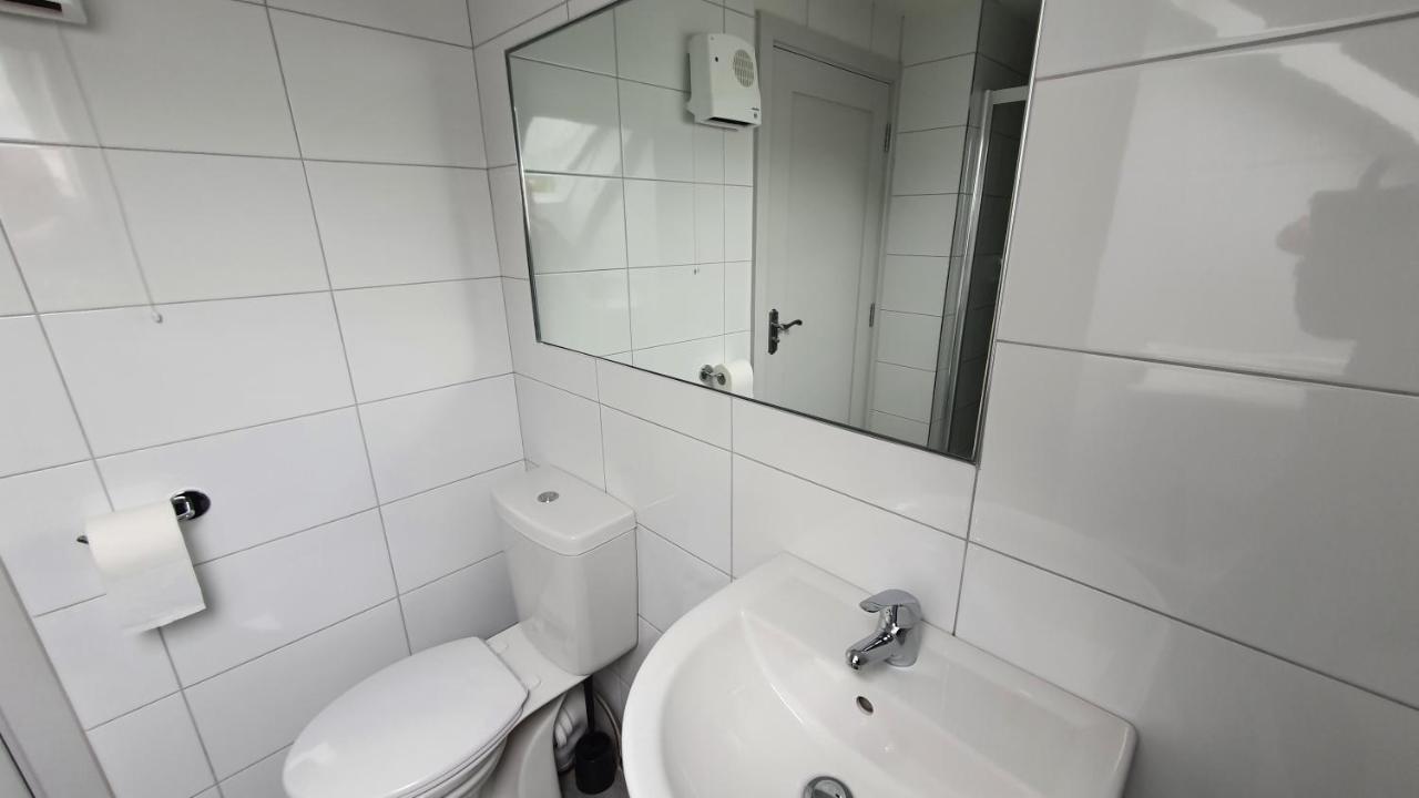 Pasta Factory Guest Rooms Galway Eksteriør bilde